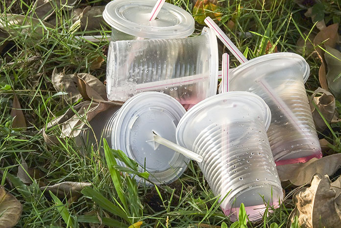 Bruxelles abandonne le plastique